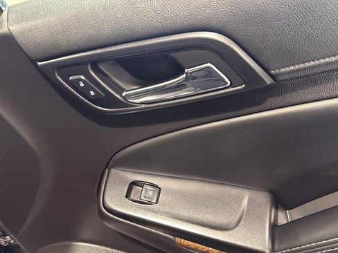 Used 2016 Chevrolet Suburban LT image 38