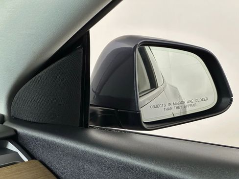 Used 2021 Tesla Model Y Long Range AWD/4WD image 23