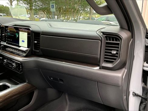 Used 2024 Chevrolet Silverado 1500 LT Trail Boss w/ Protection Package AWD/4WD image 23
