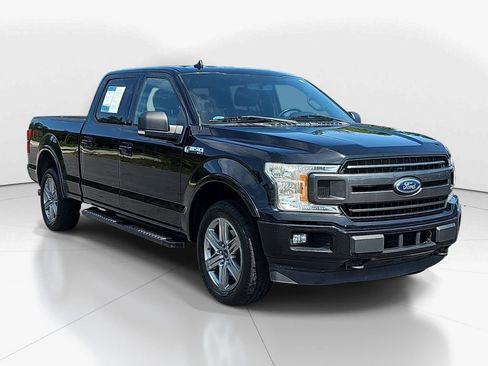 Used 2018 Ford F150 XLT w/ Equipment Group 302A Luxury AWD/4WD image 3