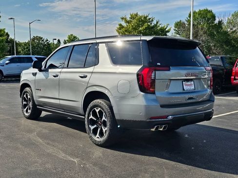 Certified 2025 GMC Yukon AT4 w/ AT4 Premium Package AWD/4WD image 10
