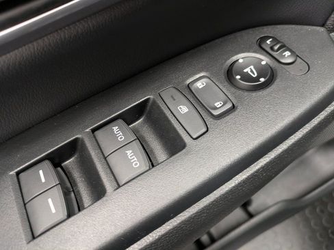 Used 2017 Honda CR-V EX-L image 9