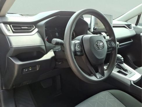 Used 2025 Toyota RAV4 XLE FWD image 13