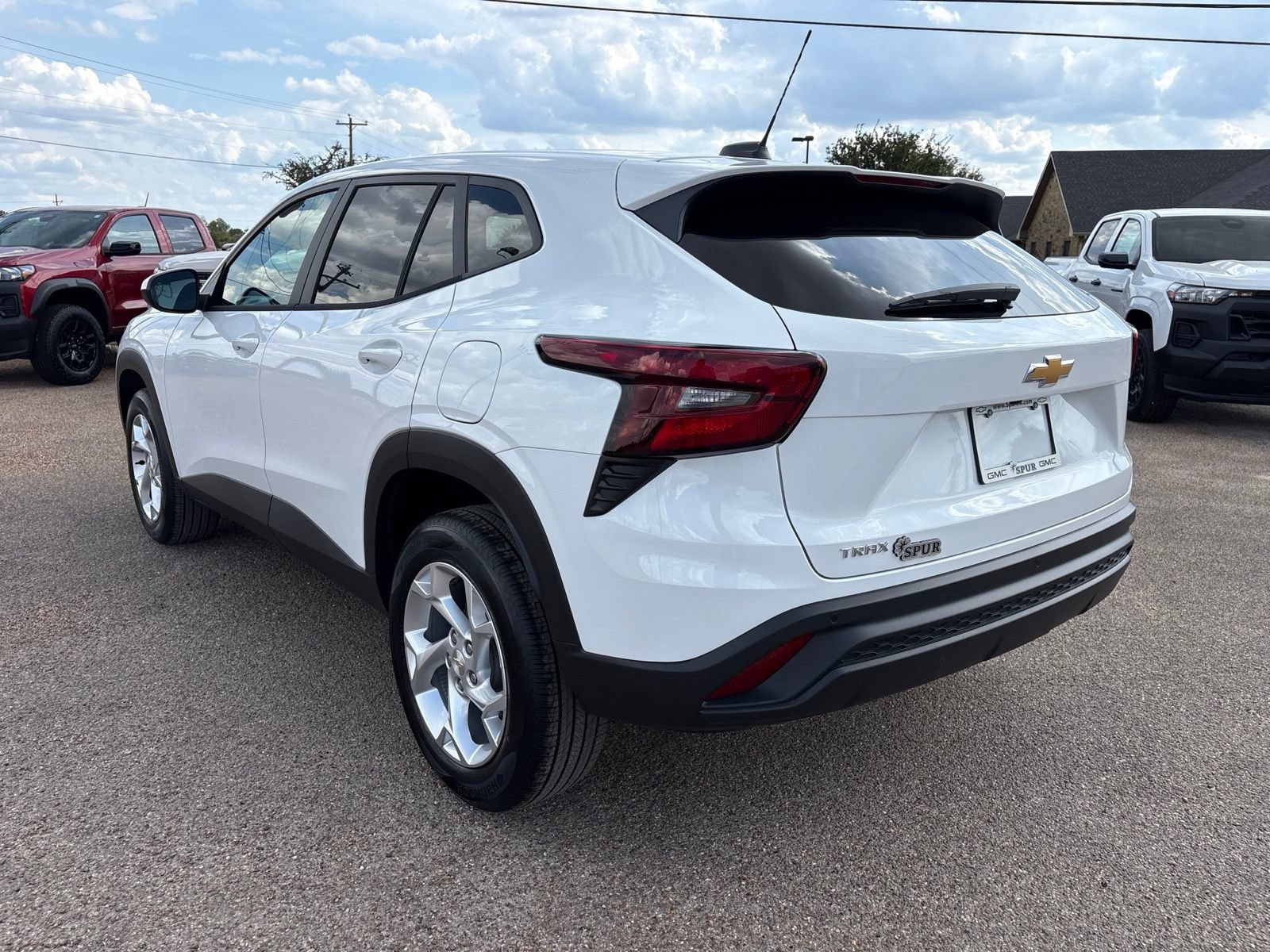 New 2026 Chevrolet Trax LS w/ LS Convenience Package FWD image 4