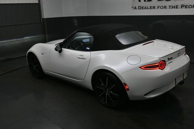 Used 2024 MAZDA MX-5 Miata Grand Touring w/ Weather Package RWD image 27
