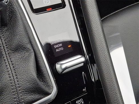 New 2026 Jeep Compass Limited image 15