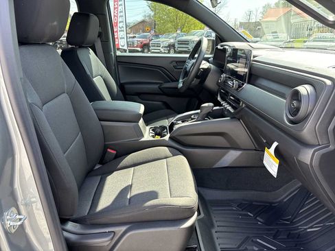 New 2026 Chevrolet Colorado Trail Boss w/ Off-Road Front Bumper Package AWD/4WD image 27