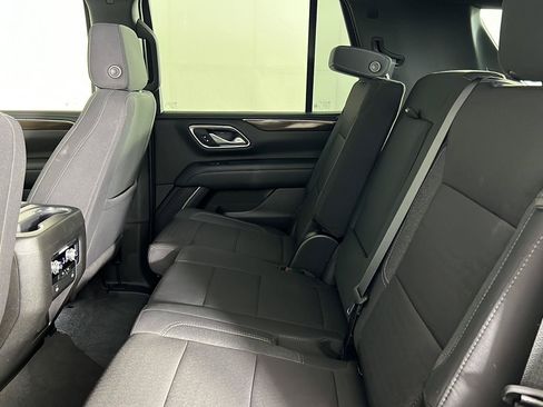 Used 2023 GMC Yukon SLE AWD/4WD image 11
