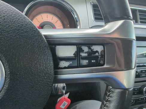Used 2012 Ford Mustang Premium image 17