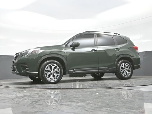 Used 2024 Subaru Forester Premium image 25