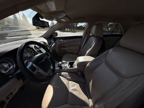 Used 2014 Chrysler 300 AWD image 15