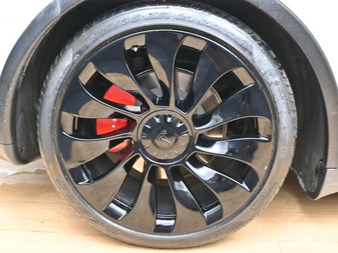 Used 2023 Tesla Model Y Performance AWD/4WD image 13