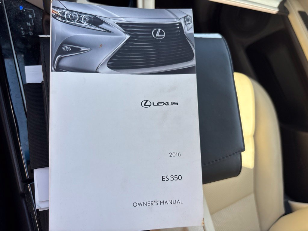 Used 2016 Lexus ES 350 w/ Premium Package w/Wood Trim FWD image 28