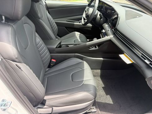 New 2026 Hyundai Elantra Limited FWD image 14