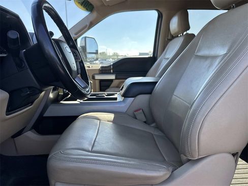 Used 2017 Ford F250 Lariat w/ Chrome Package image 34