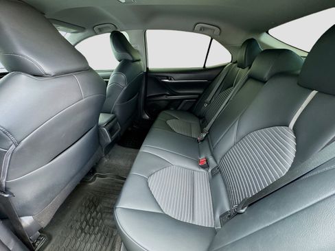 Used 2019 Toyota Camry SE FWD image 15
