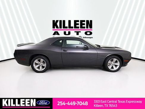 Used 2023 Dodge Challenger SXT RWD image 10