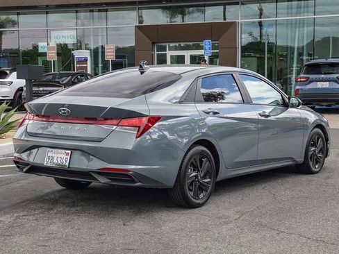 Certified 2023 Hyundai Elantra Limited FWD image 4