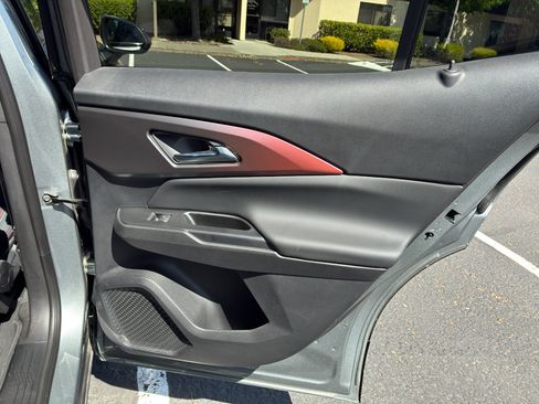 Used 2024 Chevrolet Equinox EV RS FWD image 44