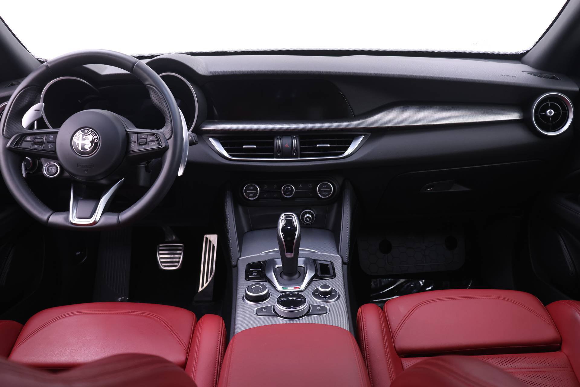 Certified 2024 Alfa Romeo Stelvio Veloce AWD/4WD image 8