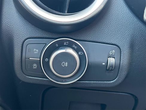 Used 2018 Alfa Romeo Stelvio AWD image 31