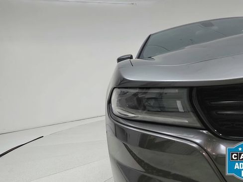 Used 2022 Dodge Charger SXT RWD image 10