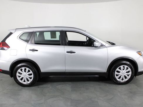 Certified 2018 Nissan Rogue S image 14