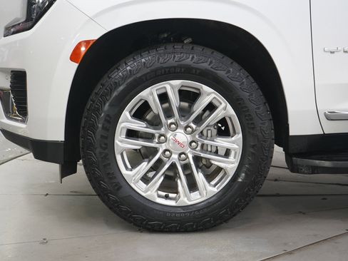 Used 2021 GMC Yukon XL SLT w/ SLT Premium Package AWD/4WD image 34