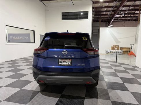 Used 2022 Nissan Rogue SV image 6