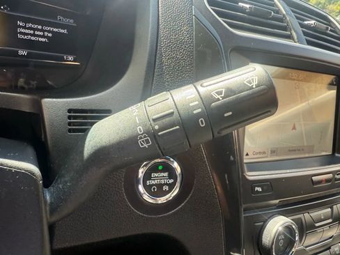 Used 2017 Ford Explorer XLT w/ Equipment Group 202A image 17