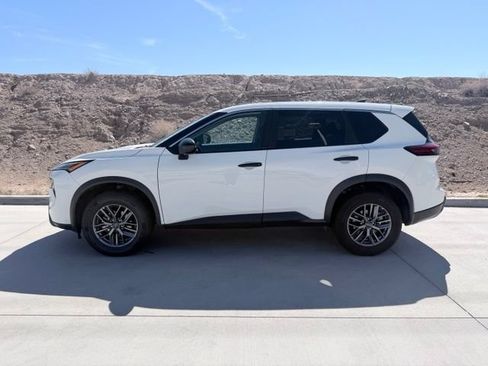 Used 2024 Nissan Rogue S AWD/4WD image 5