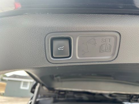 Used 2024 Ford Expedition Max Platinum image 10