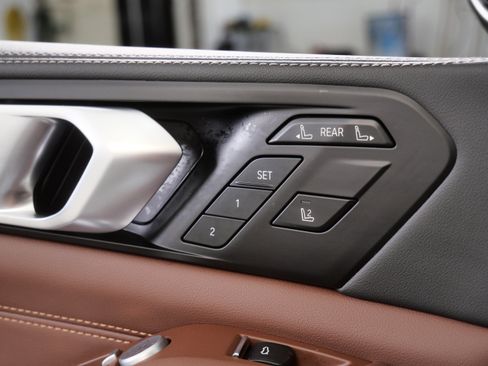 Used 2026 BMW X7 xDrive40i AWD/4WD image 36