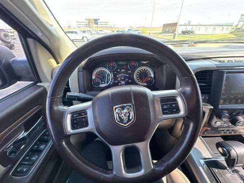 Used 2013 RAM 1500 Laramie w/ Convenience Group image 14