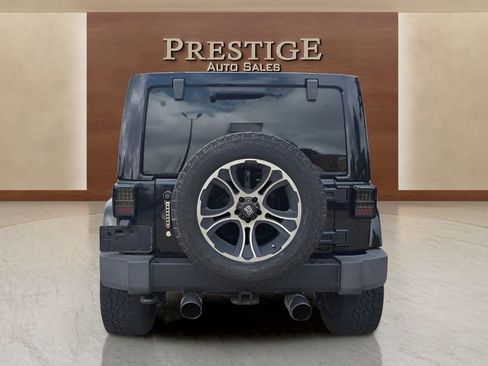 Used 2013 Jeep Wrangler Unlimited Sahara w/ Connectivity Group image 11