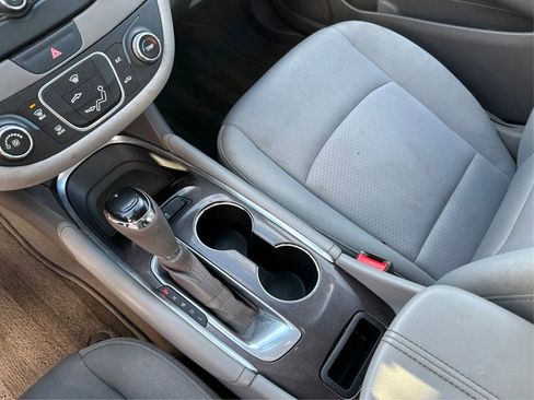 Used 2016 Chevrolet Malibu LT image 16