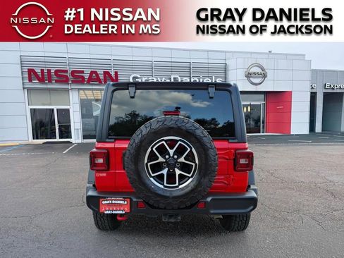 Used 2024 Jeep Wrangler Unlimited Rubicon image 6