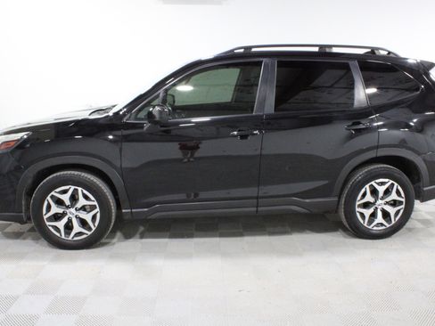 Used 2022 Subaru Forester Premium image 30