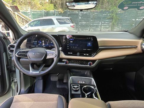 Certified 2025 Chevrolet Equinox ACTIV w/ Safety and Technology Package image 20