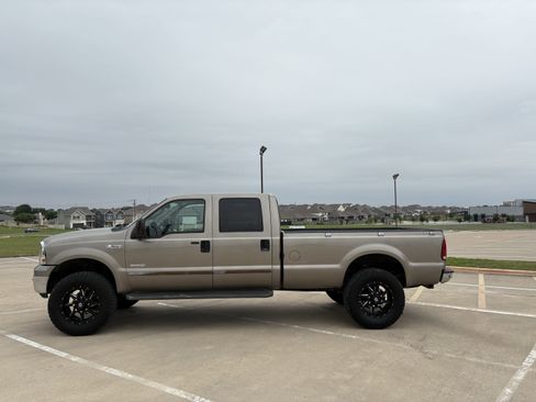 Used 2005 Ford F350 Lariat AWD/4WD image 2