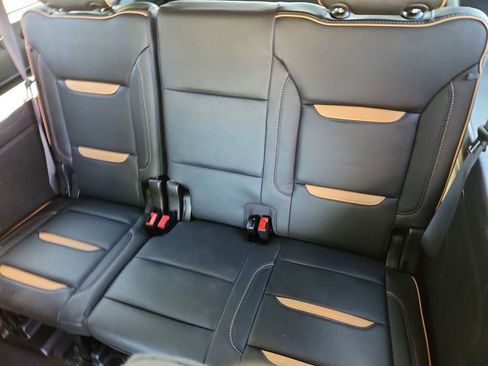 Used 2023 GMC Yukon XL AT4 w/ Technology Package AWD/4WD image 10