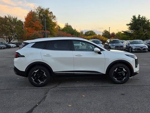 New 2026 Kia Sportage EX image 8