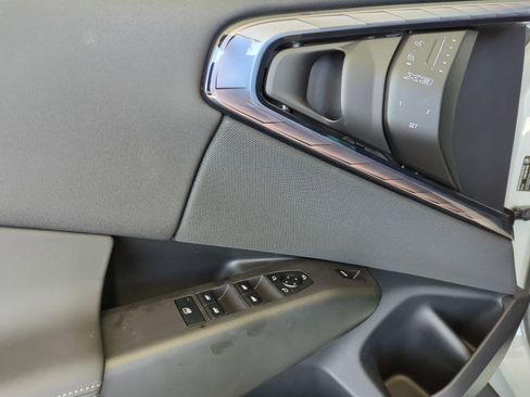 Used 2025 BMW X3 xDrive30i w/ Premium Package image 11