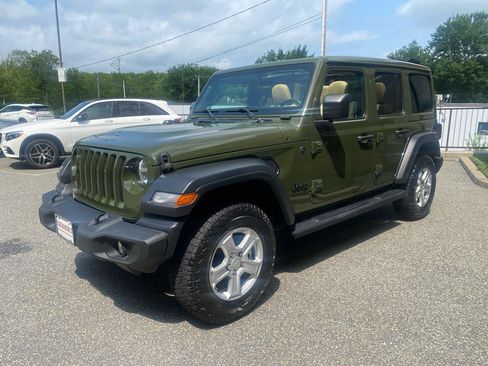 Used 2022 Jeep Wrangler Unlimited Sport w/ Sun And Sound Package AWD/4WD image 5