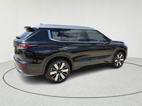 New 2025 Mitsubishi Outlander SEL image 5