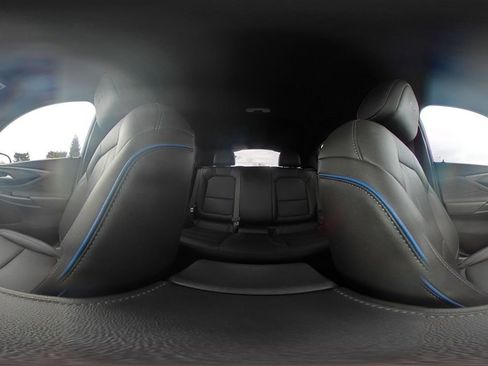 Used 2025 Buick Envista Sport Touring image 42