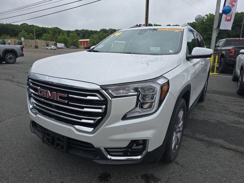 Used 2024 GMC Terrain SLT w/ Infotainment Package II AWD/4WD image 11
