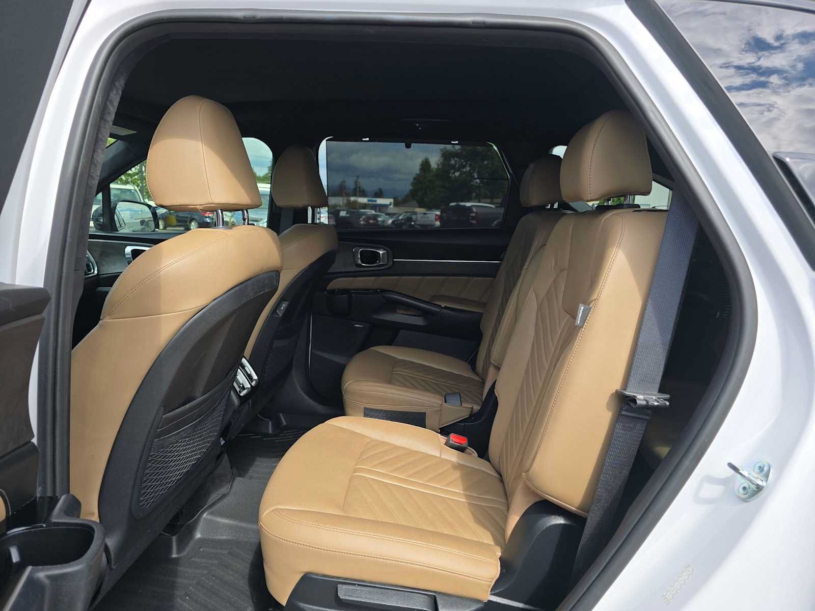 Used 2024 Kia Sorento SX Prestige w/ Olive Brown Leather Package AWD/4WD image 19
