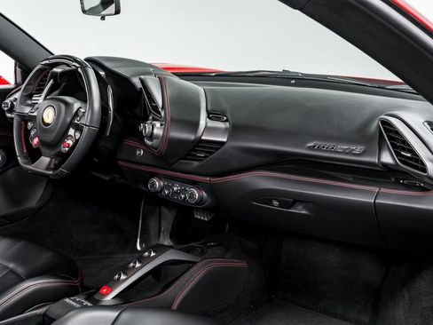 Used 2018 Ferrari 488 GTB image 29