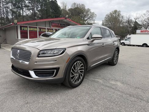 Used 2020 Lincoln Nautilus Reserve FWD image 3